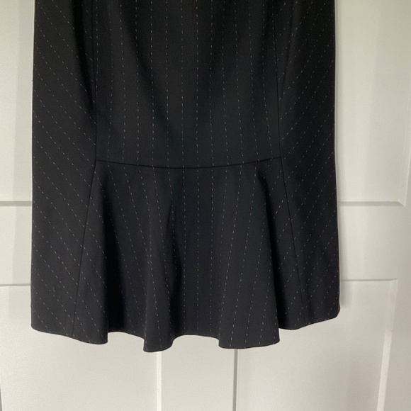 Express Pinstriped Pencil Skirt with Rear Flared Hem Y2K - Picture 4 of 9
